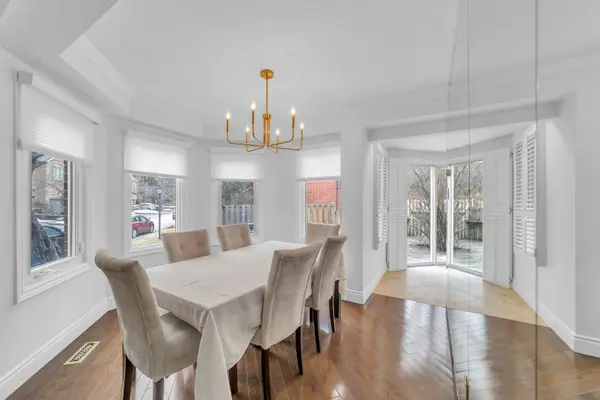 24 Beaumont PL #61, Vaughan, ON L4J 4X2