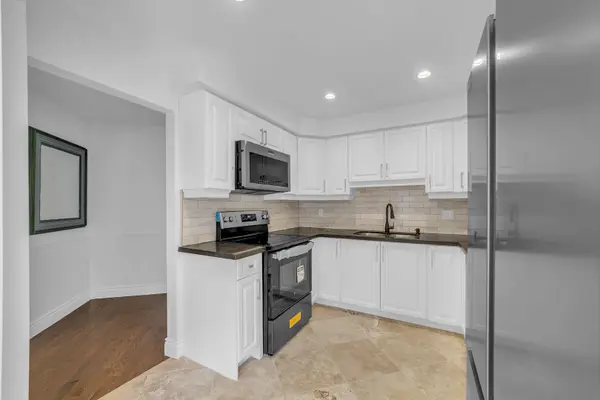 24 Beaumont PL #61, Vaughan, ON L4J 4X2