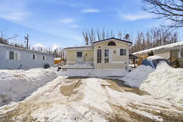 428 Pine PASS, Centre Wellington, ON N1M 2W5