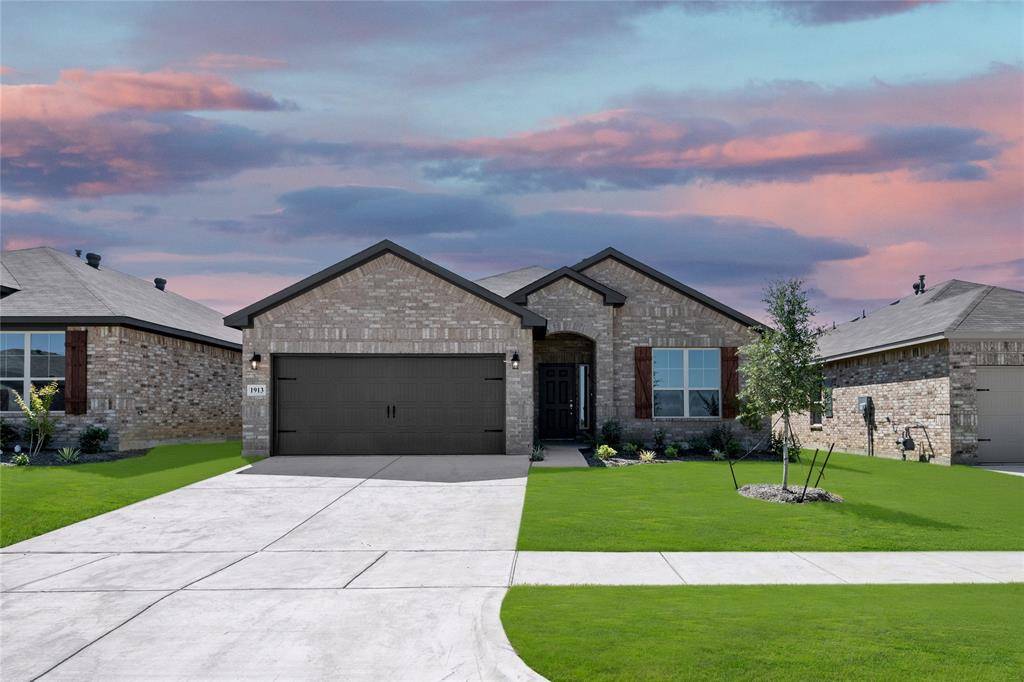 1913 Seminole Drive, Cleburne, TX 76033