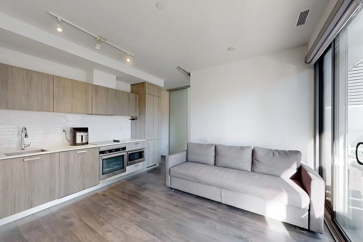 50 Charles ST E #1112, Toronto C08, ON M4Y 0C3