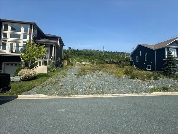10 Pembury Close, Mount Pearl, NL A1N 0C5