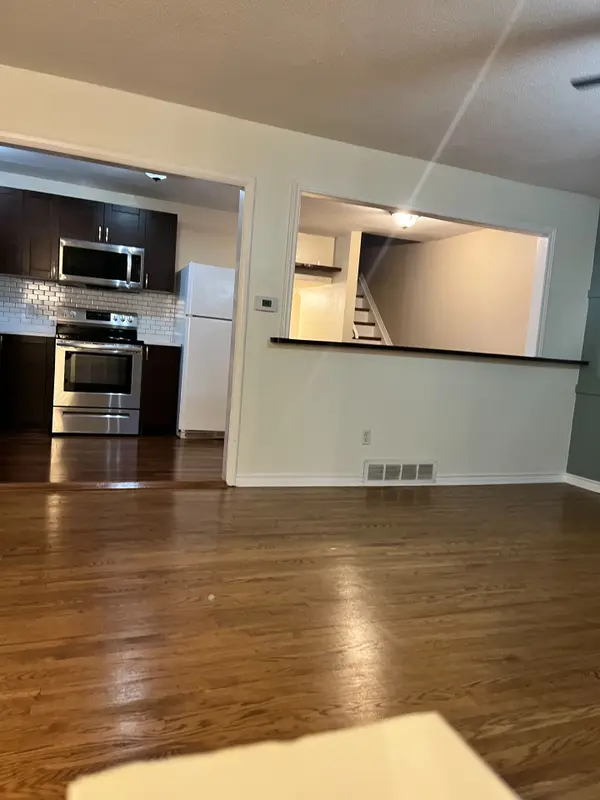 116 Vancouver ST, Oshawa, ON L1J 5X4