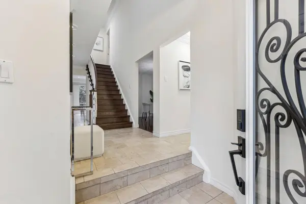 148 Edmund Seager DR, Vaughan, ON L4J 4S7