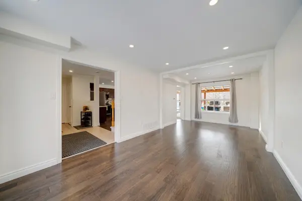 199 Esther DR, Barrie, ON L4N 9S9