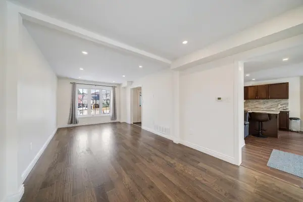 199 Esther DR, Barrie, ON L4N 9S9