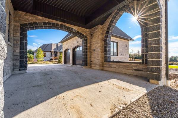 17 Edgewild DR, Caledon, ON L7E 4H7