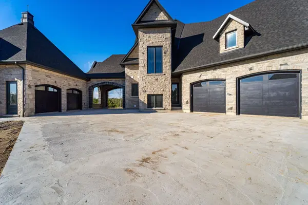 17 Edgewild DR, Caledon, ON L7E 4H7