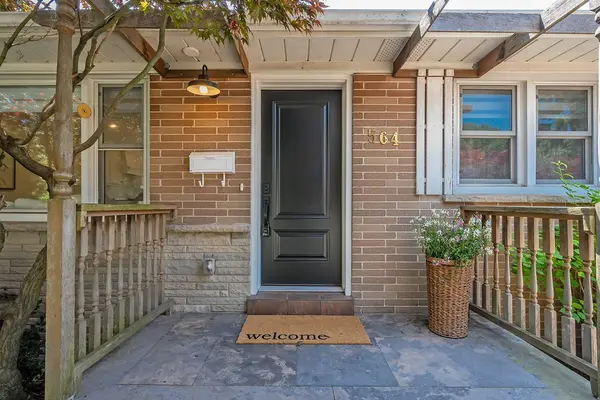 564 Maplehill DR, Burlington, ON L7N 2W3