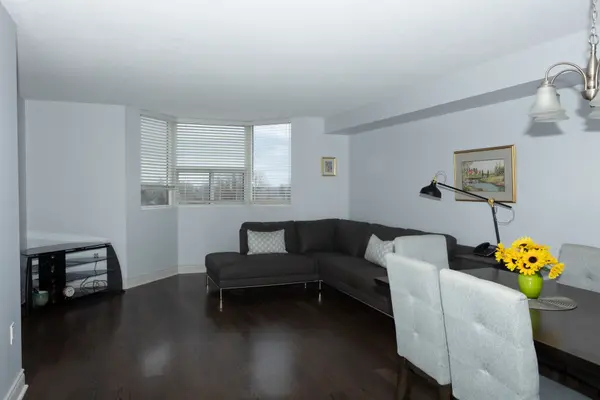 3845 Lake Shore BLVD W ##406, Toronto W06, ON M8W 4Y3