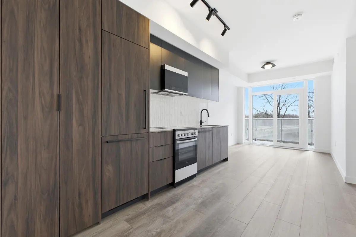 1635 Military TRL #233, Toronto E10, ON M1C 1B2