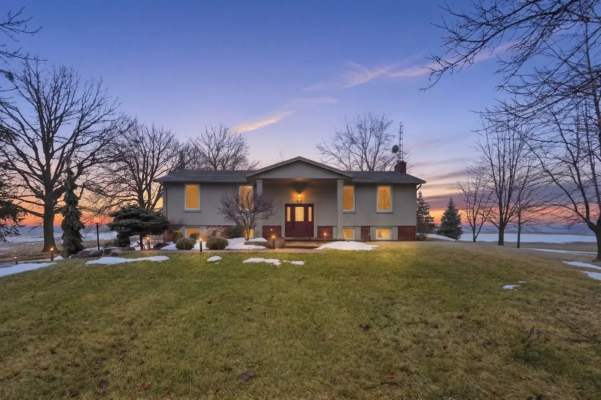 9389 Chippewa RD W, Hamilton, ON L0R 1W0