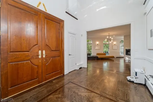 54 Mohawk Ave, Norwood Boro, NJ 07648