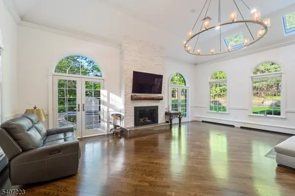 54 Mohawk Ave, Norwood Boro, NJ 07648