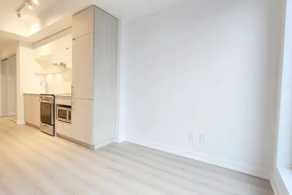 100 Queen ST E #602, Toronto C08, ON M5C 0B5