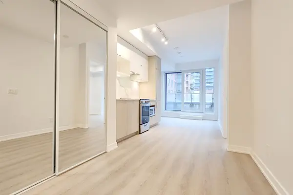 100 Queen ST E #602, Toronto C08, ON M5C 0B5