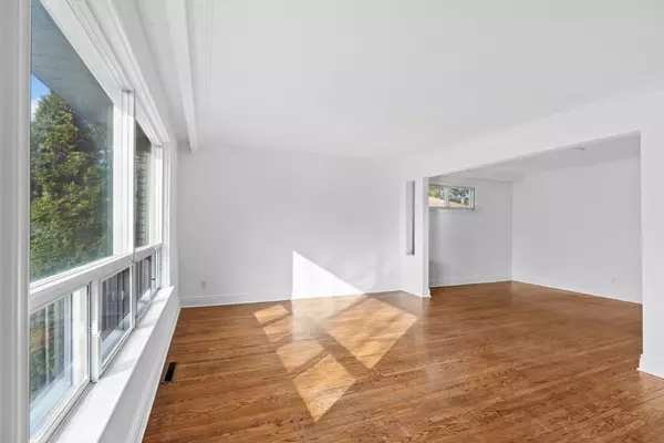 Toronto C07, ON M2R 1A2,202 Park Home AVE