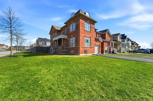 156 Mcdonald CRES, Clarington, ON L1B 1G9