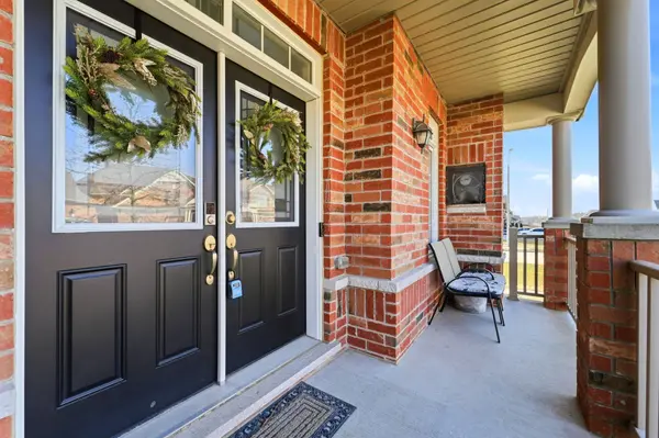 156 Mcdonald CRES, Clarington, ON L1B 1G9