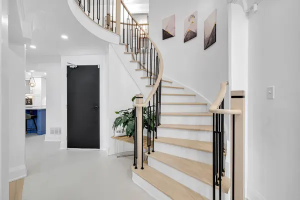 1 Bridgid DR, Whitby, ON L1P 1T7