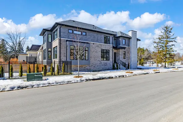 251 Oxford ST, Richmond Hill, ON L4C 7V7