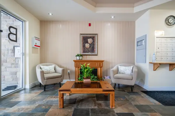 19B Yonge ST N #103, Springwater, ON L0L 1P0