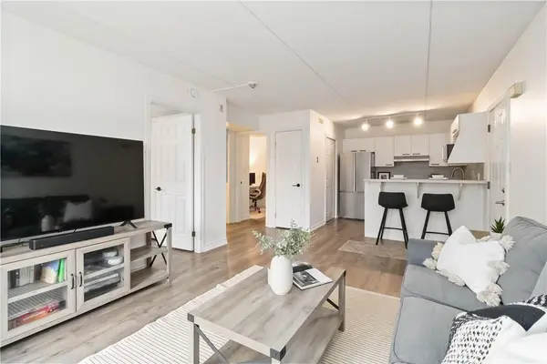 2030 Cleaver AVE #222, Burlington, ON L7M 4C3