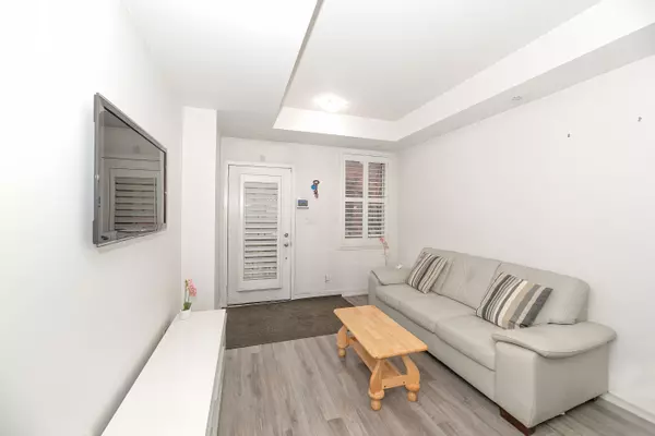 Toronto W05, ON M3K 0A4,869 Wilson AVE #33