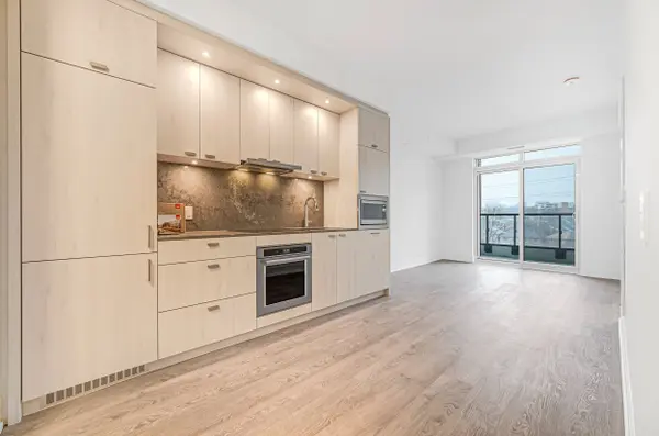 858 Dupont ST #422, Toronto W02, ON M6G 0C1