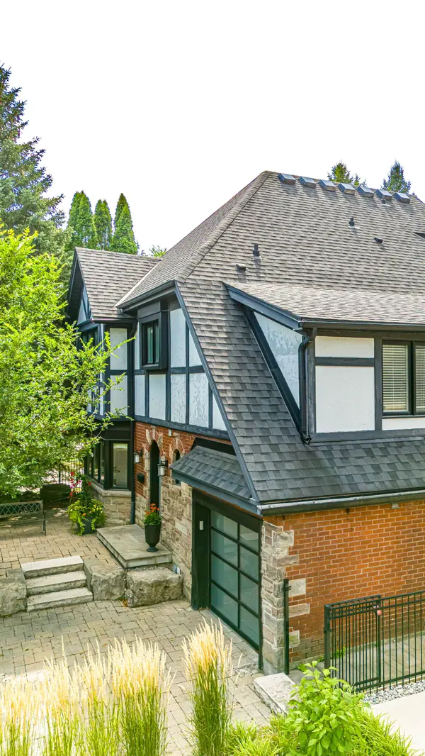 3 Oakwood PL, Hamilton, ON L8S 4C9