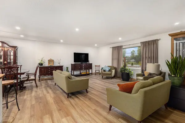 7349 Roger Stevens DR, Montague, ON K7A 4S6