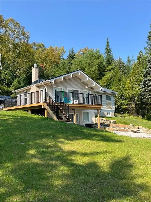 1056 Inawendawin RD, Lake Of Bays, ON P0B 1A0