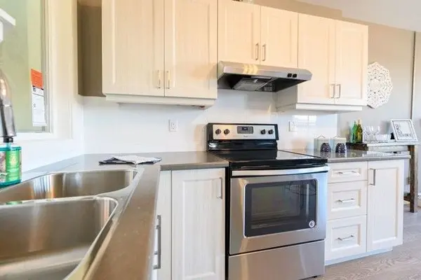 1000 King ST E #1006, Hamilton, ON L8M 1C8