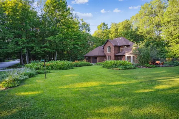 123 Atkins ST, Georgian Bluffs, ON N4K 6V5