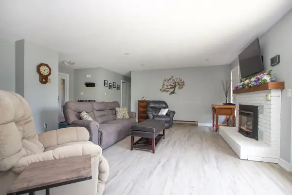 133 Robmar CRES, Kawartha Lakes, ON K0M 1J0