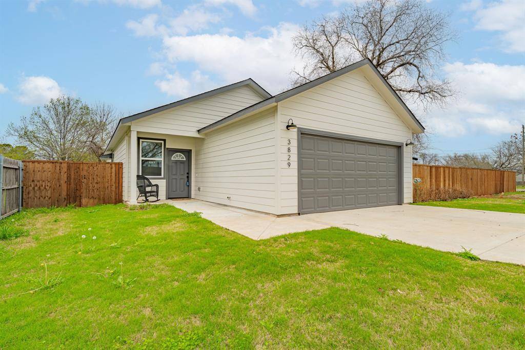 3829 Lands End Court, Granbury, TX 76048