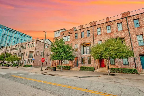 620 S Pearl Expressway, Dallas, TX 75201