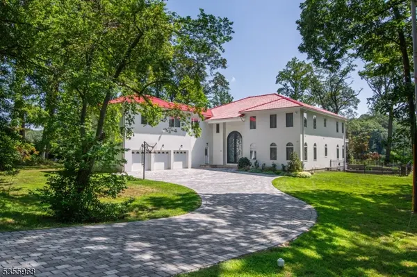 34 W Shore Rd, Mountain Lakes Boro, NJ 07046