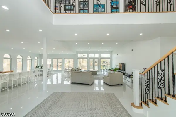 34 W Shore Rd, Mountain Lakes Boro, NJ 07046