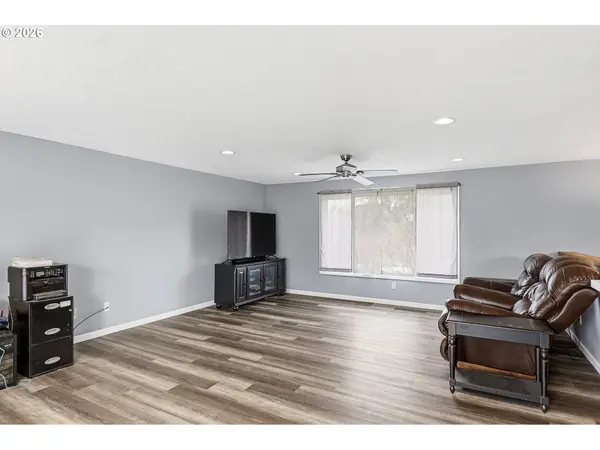 Keizer, OR 97303,818 CHEHALIS PL N