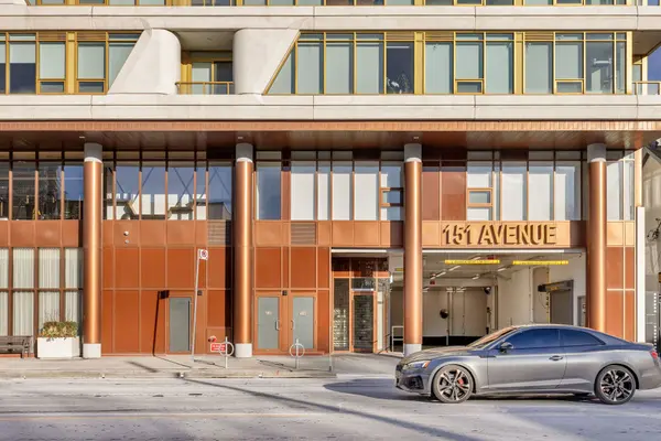 151 Avenue RD #805, Toronto C02, ON M5R 2H7