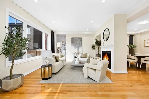 1193 Enchanted CRES, Pickering, ON L1X 0H1