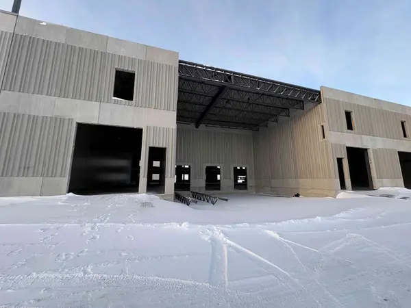 420 Addison Hall CIR #9, Aurora, ON L4G 3X8