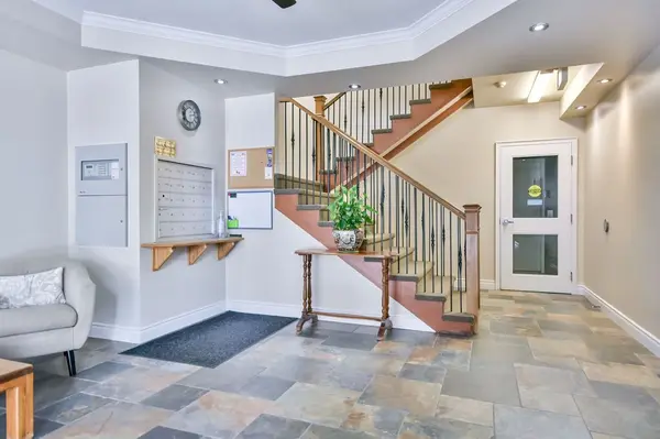 19B Yonge ST N #204, Springwater, ON L0L 1P0