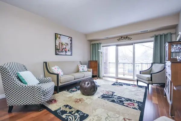 19B Yonge ST N #204, Springwater, ON L0L 1P0