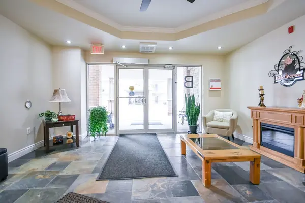 19B Yonge ST N #204, Springwater, ON L0L 1P0