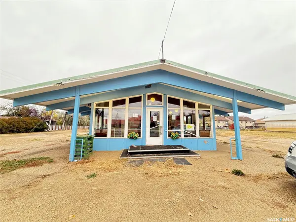 303 1st AVENUE E, Gravelbourg, SK S0H 1X0