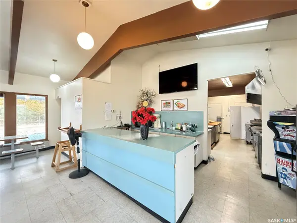 303 1st AVENUE E, Gravelbourg, SK S0H 1X0