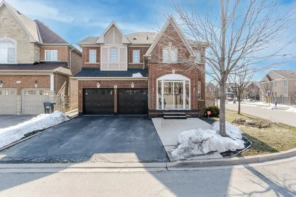 4 Beresford CRES, Brampton, ON L6P 2M3