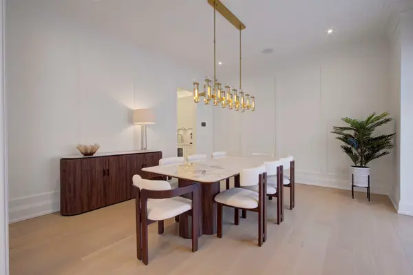 1504 Warren DR, Oakville, ON L6J 1W8